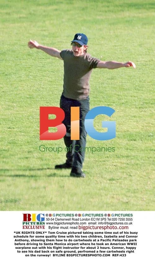 Tom Cruise and kids do cartwheels