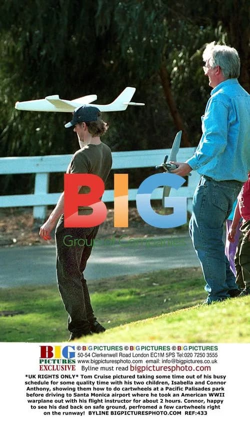 Tom Cruise with kids at Pacific Palisades