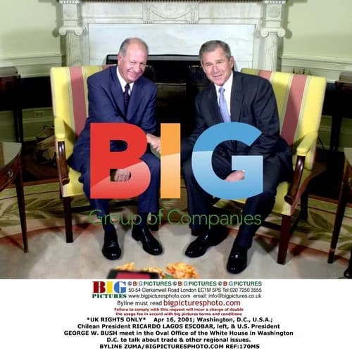Chilean & US Presidents Meet in Oval Office