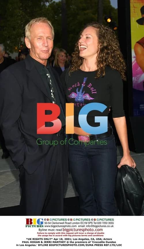 Paul Hogan & Jerri Manthey at 'Crocodile Dundee' Premiere
