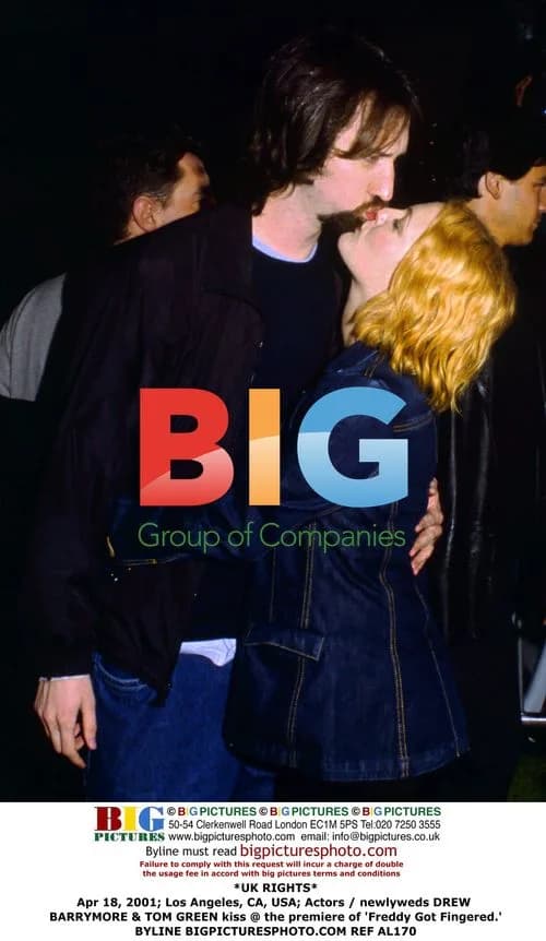 Drew Barrymore & Tom Green Kiss at 'Freddy Got Fingered' Premiere