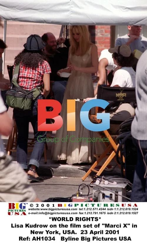 Lisa Kudrow on set of "Marci X"