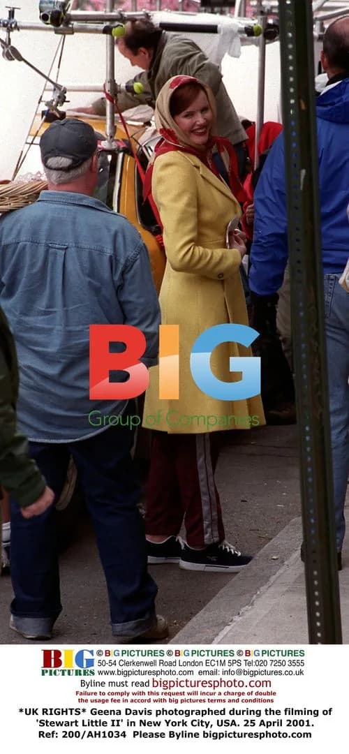 Geena Davis on set of 'Stewart Little II' in NYC