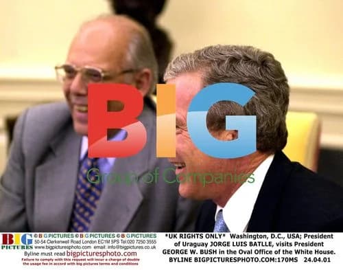 Uruguay President Batlle visits President Bush in Oval Office