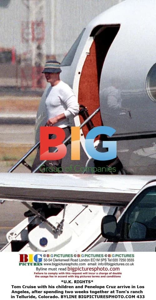 Tom Cruise with family arrives in Los Angeles