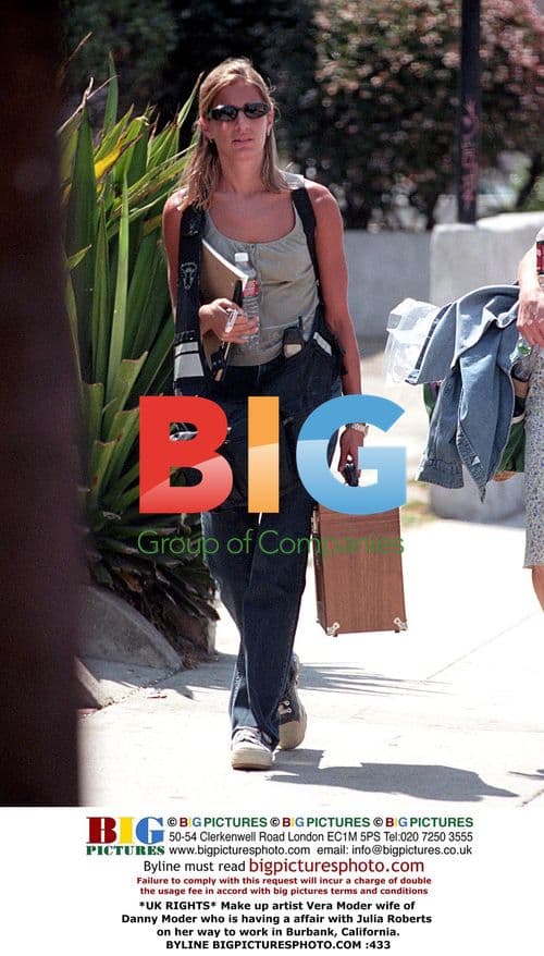 Vera Moder, wife of Danny Moder, has affair with Julia Roberts