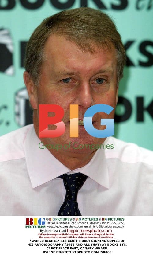 SIR GEOFF HURST SIGNS AUTOBIOGRAPHY