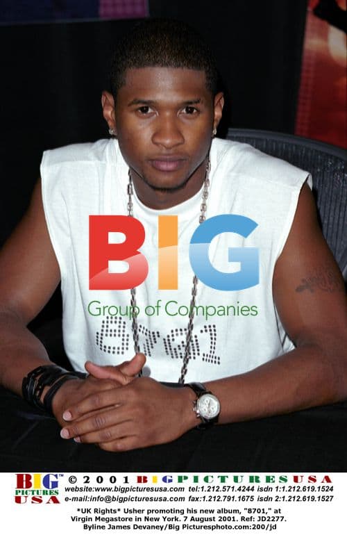 Usher promotes new album at Virgin Megastore