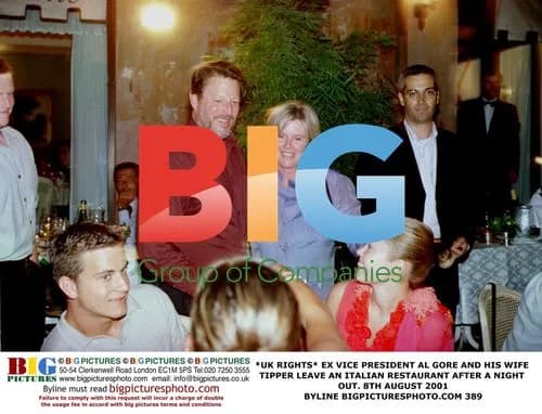 Al Gore and Tipper Gore leave Italian restaurant