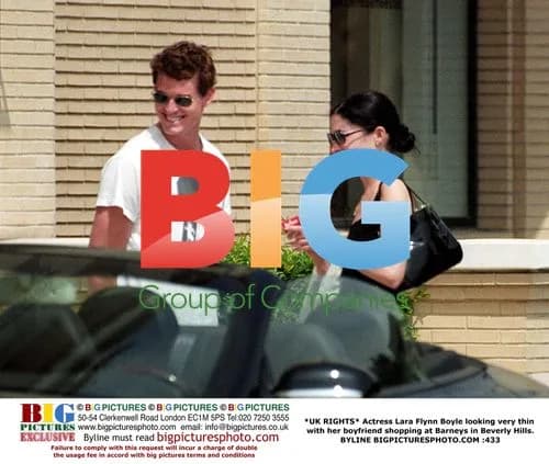 Lara Flynn Boyle shopping with boyfriend in Beverly Hills