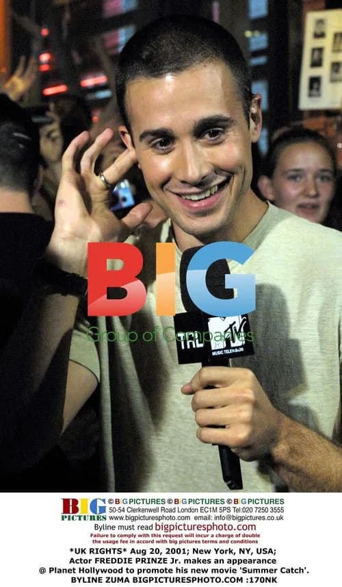 Freddie Prinze Jr. at Planet Hollywood