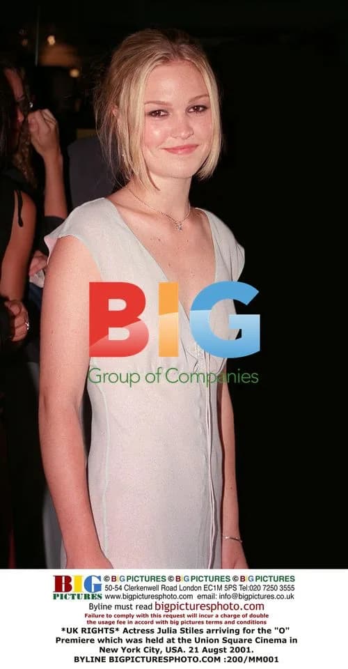 Julia Stiles at "O" Premiere in NYC