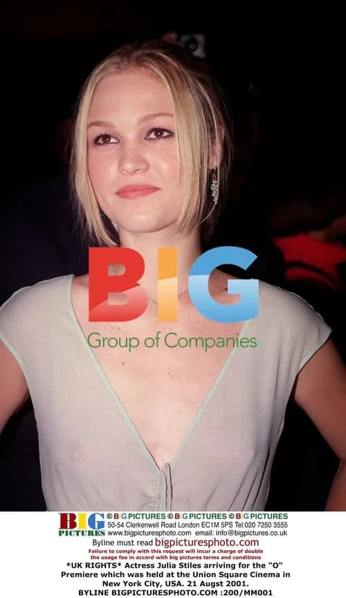 Julia Stiles at "O" Premiere in NYC