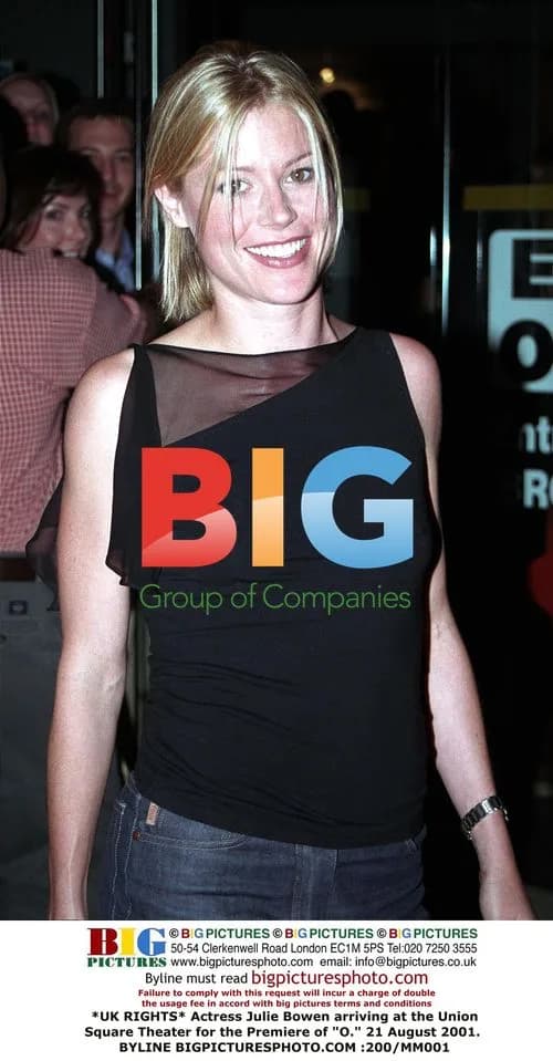 Actress Julie Bowen at "O" Premiere