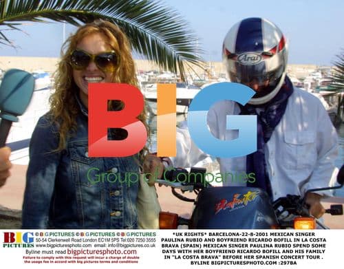 Paulina Rubio and boyfriend in Spain