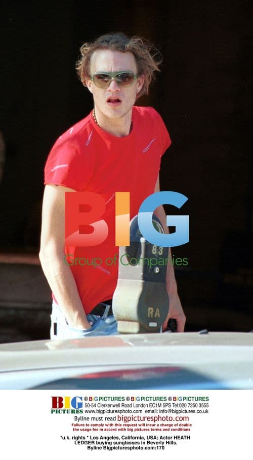 Heath Ledger shopping in Beverly Hills