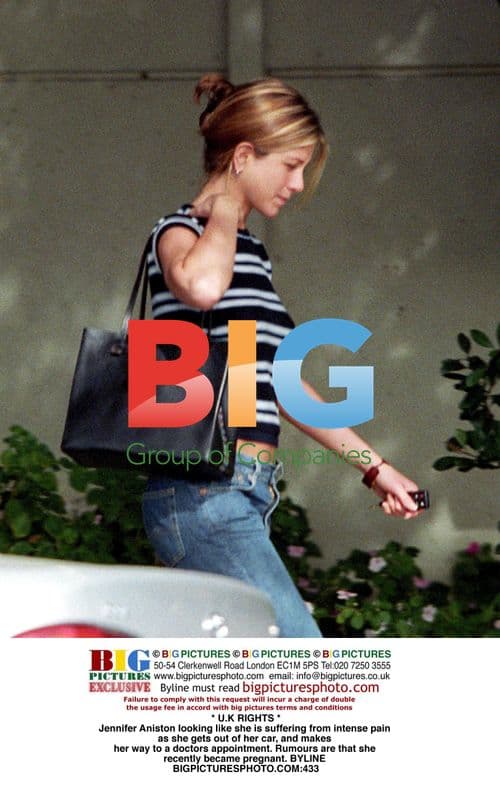 Jennifer Aniston Spotted Leaving Doctor's Appointment
