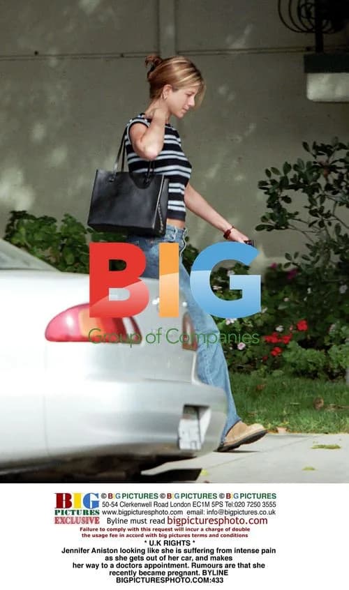 Jennifer Aniston Spotted with Apparent Pain