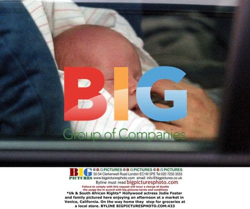 Jodie Foster and Family at Venice Market