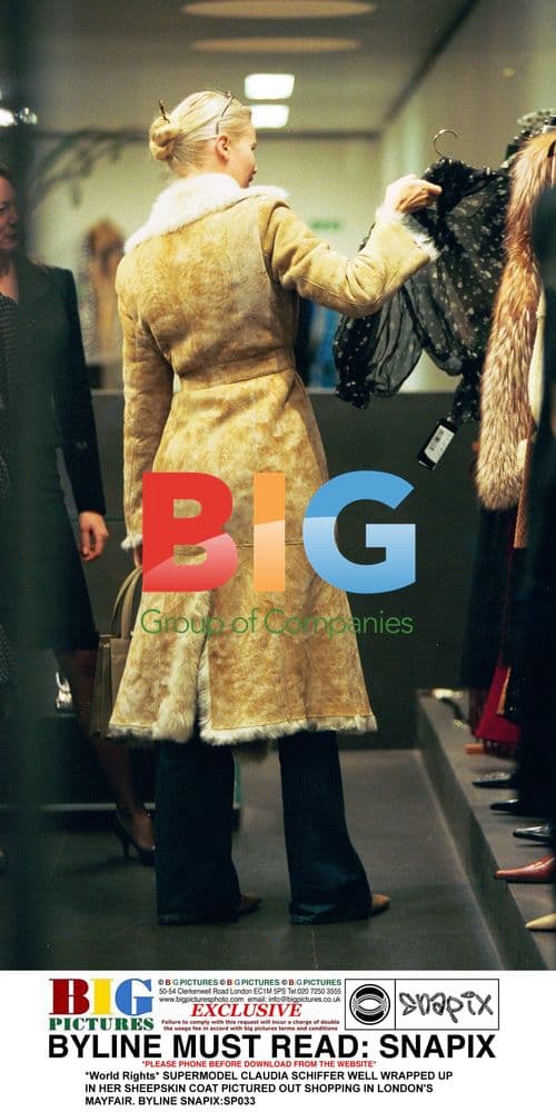 Claudia Schiffer Shopping in London