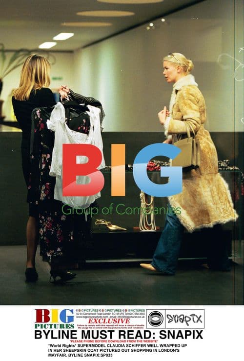 Claudia Schiffer Shopping in London Mayfair