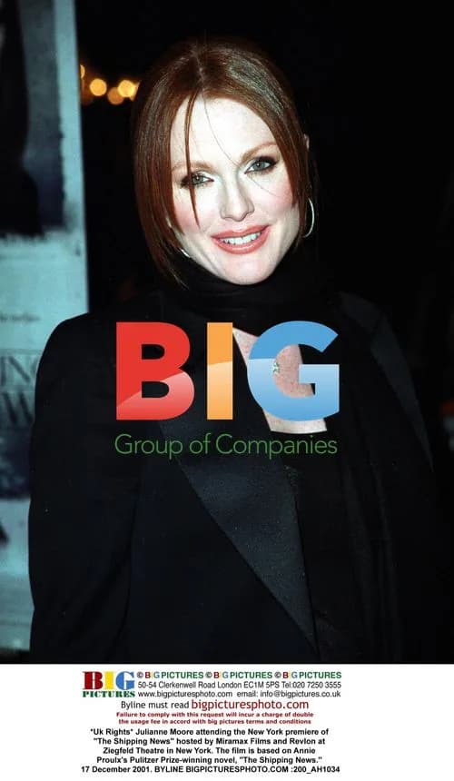 Julianne Moore at 'The Shipping News' Premiere