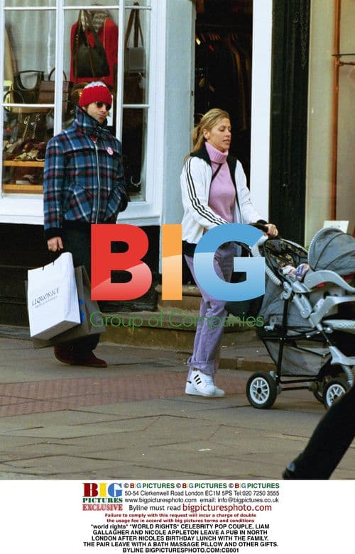 Liam Gallagher and Nicole Appleton Leave Pub