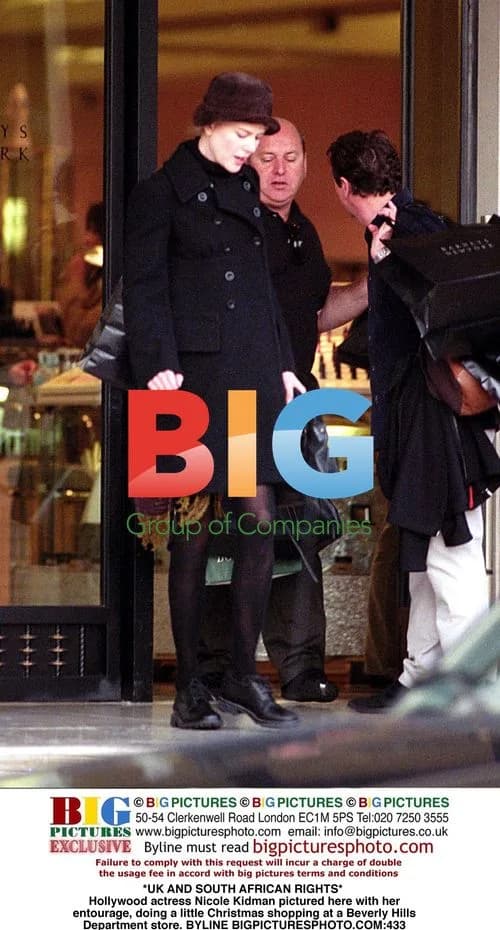 Nicole Kidman Christmas Shopping in Beverly Hills