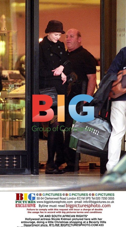 Nicole Kidman Christmas Shopping in Beverly Hills