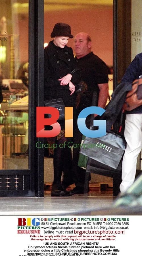 Nicole Kidman Christmas Shopping in Beverly Hills