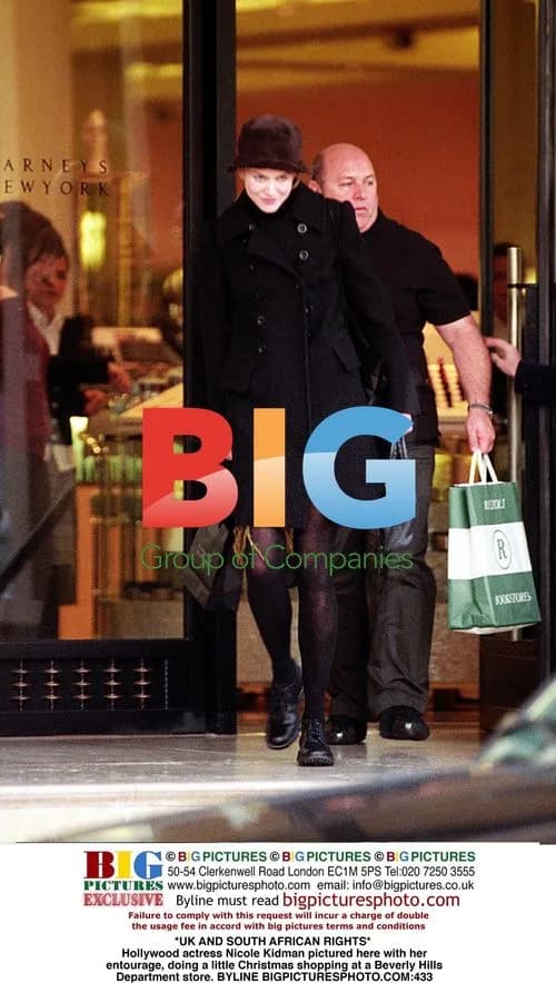 Nicole Kidman Christmas Shopping in Beverly Hills