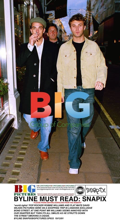 Robbie Williams Shopping in London