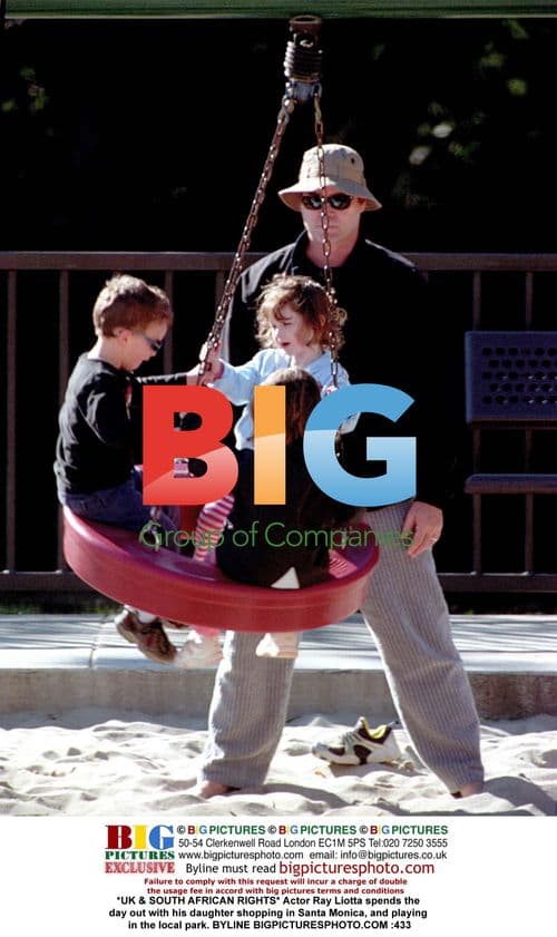 Ray Liotta spends day with daughter in Santa Monica