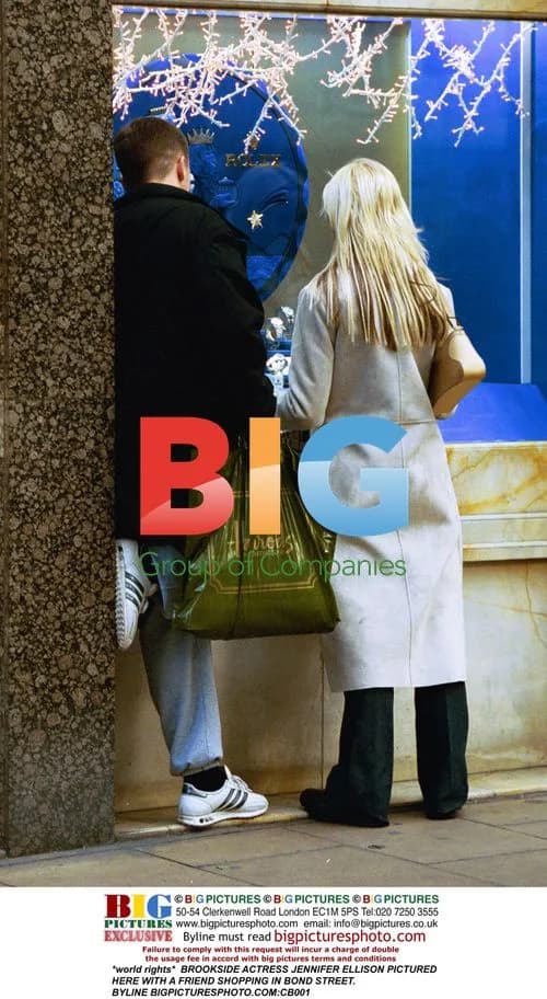 Jennifer Ellison Christmas Shopping in London