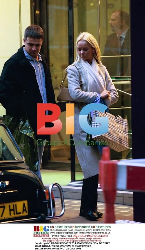 Jennifer Ellison Shopping in London