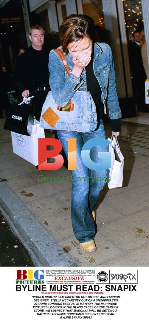 Victoria Beckham Has Laughing Fit