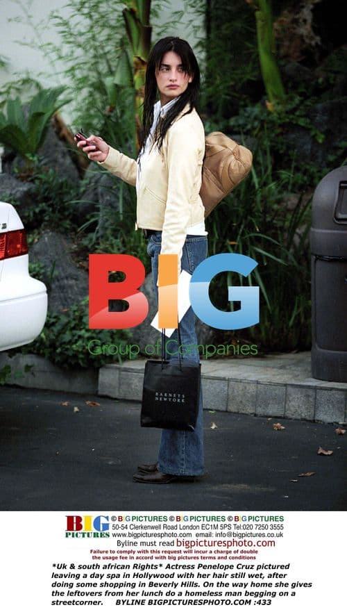 Penelope Cruz Helps Homeless After Spa Trip