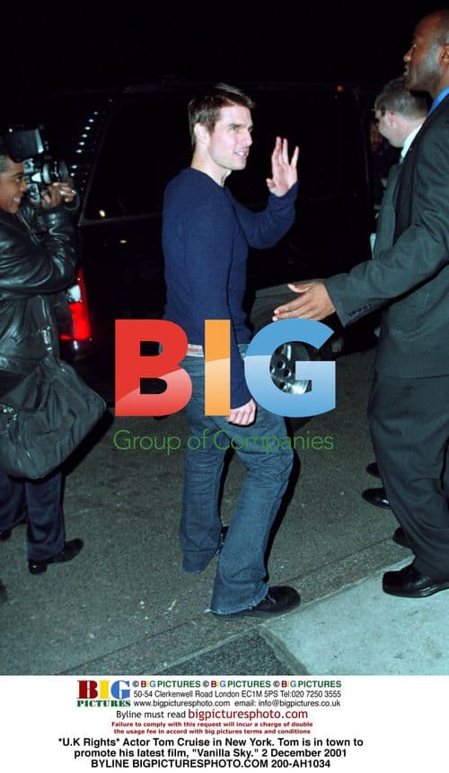 Tom Cruise promotes "Vanilla Sky" in NYC