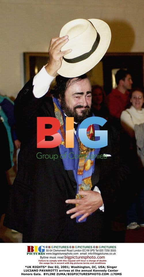 Luciano Pavarotti arrives at Kennedy Center Honors Gala