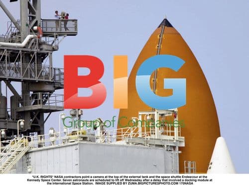 NASA Contractors Photograph Endeavour