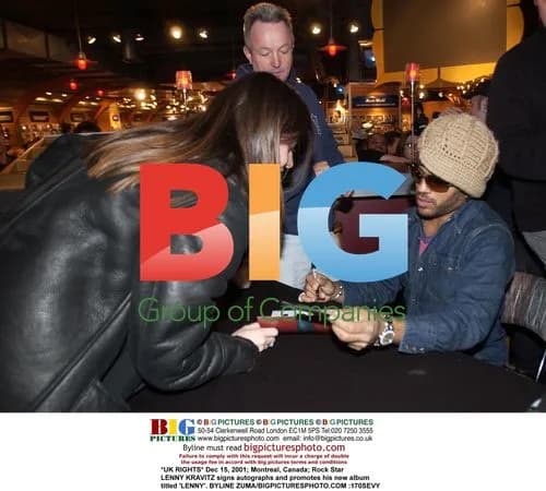 LENNY KRAVITZ signs autographs in Montreal