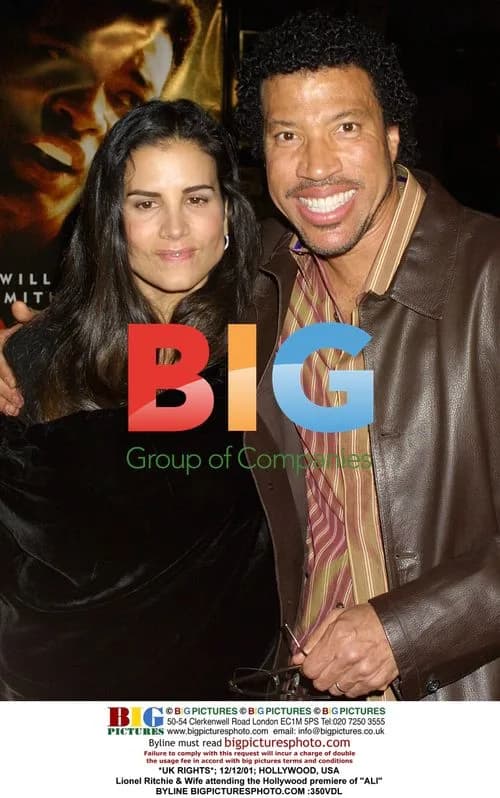Lionel Ritchie & Wife at "ALI" Premiere