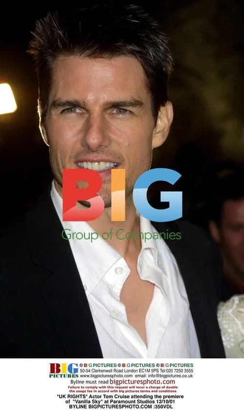 Tom Cruise at "Vanilla Sky" premiere