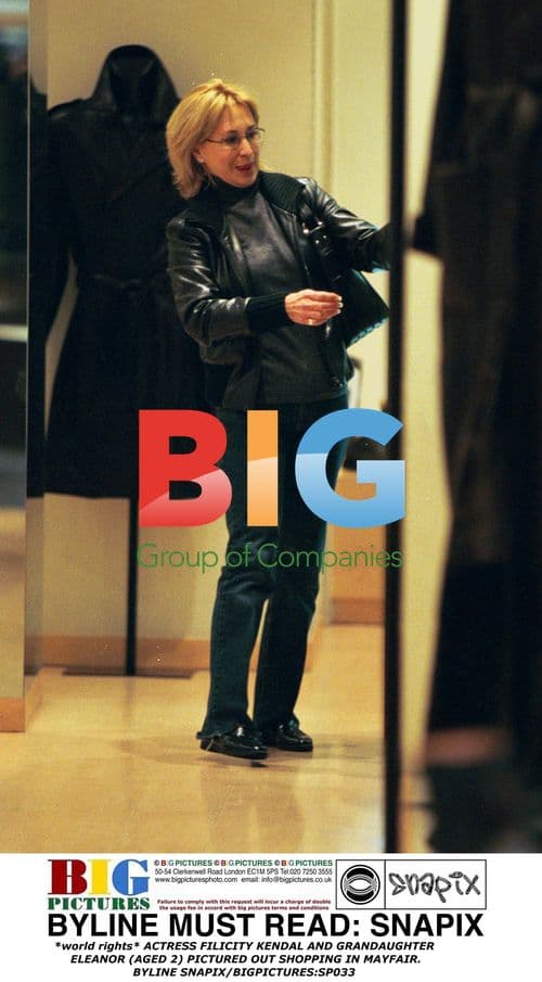 Filicity Kendal and Granddaughter Shopping