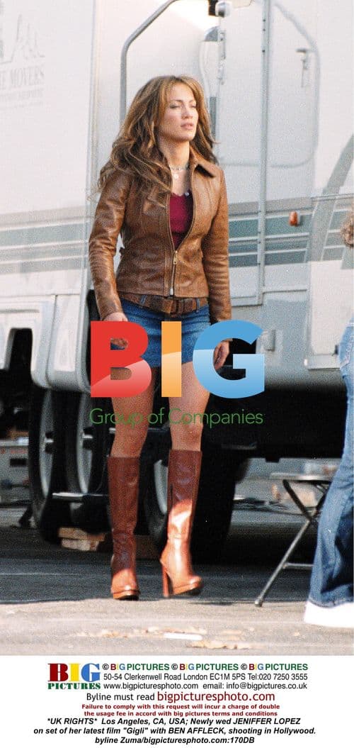 Jennifer Lopez, Ben Affleck on Gigli film set