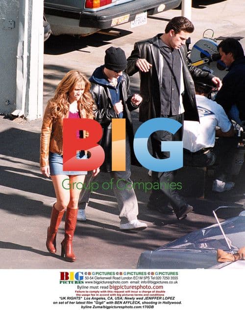 Jeniffer Lopez and Ben Affleck on Gigli set