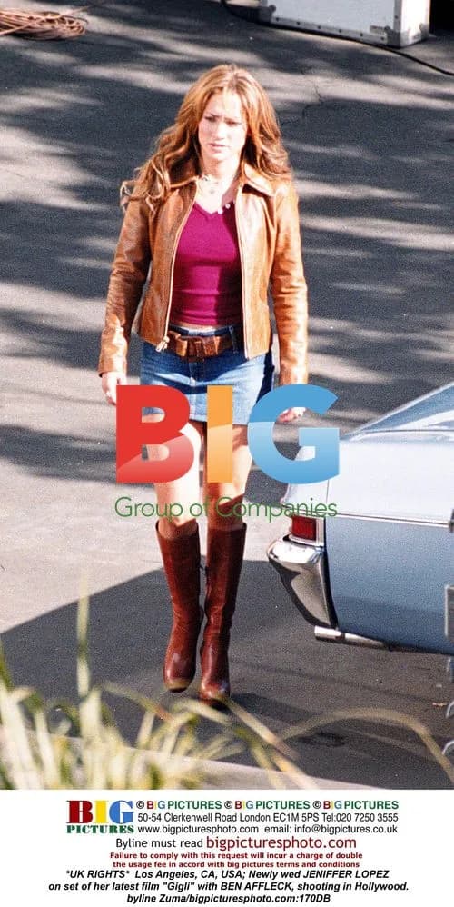Jeniffer Lopez and Ben Affleck on Gigli set