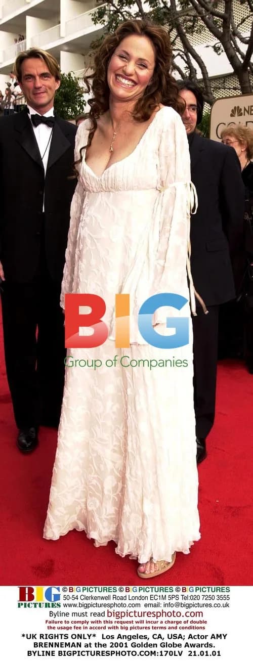 Amy Brenneman at 2001 Golden Globe Awards