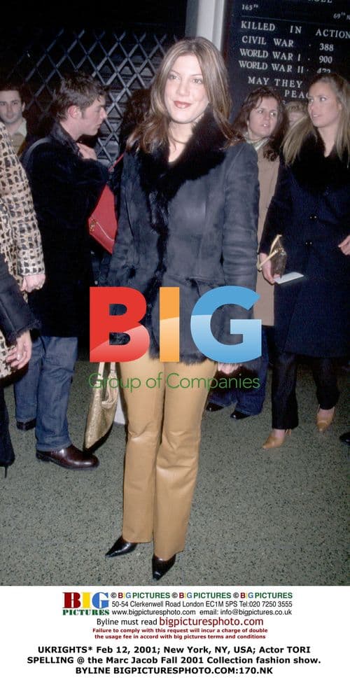 Tori Spelling at Marc Jacobs Fall 2001 Show