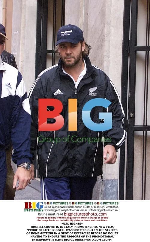Russell Crowe promotes 'Proof of Life' in Rome